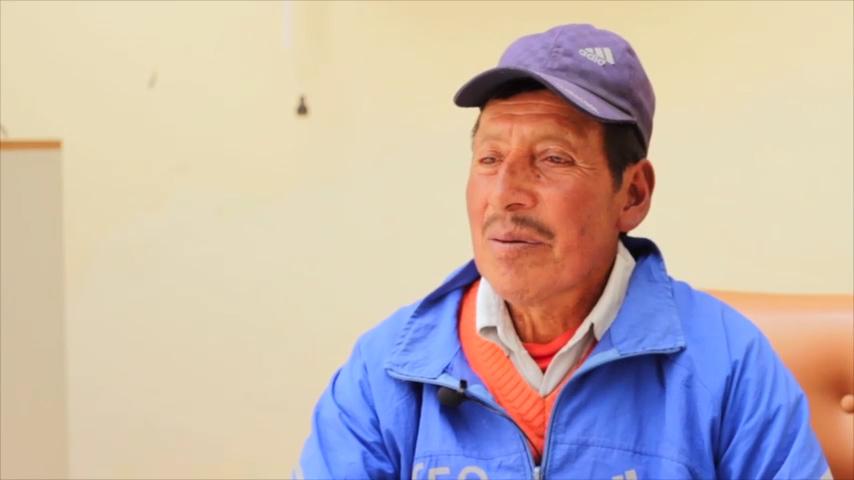 Cu00e9sar Pastuu00f1a viaju00f3 a Quito con sus hijos para participar en el paro nacional