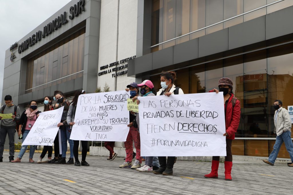 Familiares de personas privadas de libertad realizaron un plantón en los exteriores del Complejo Judicial Sur