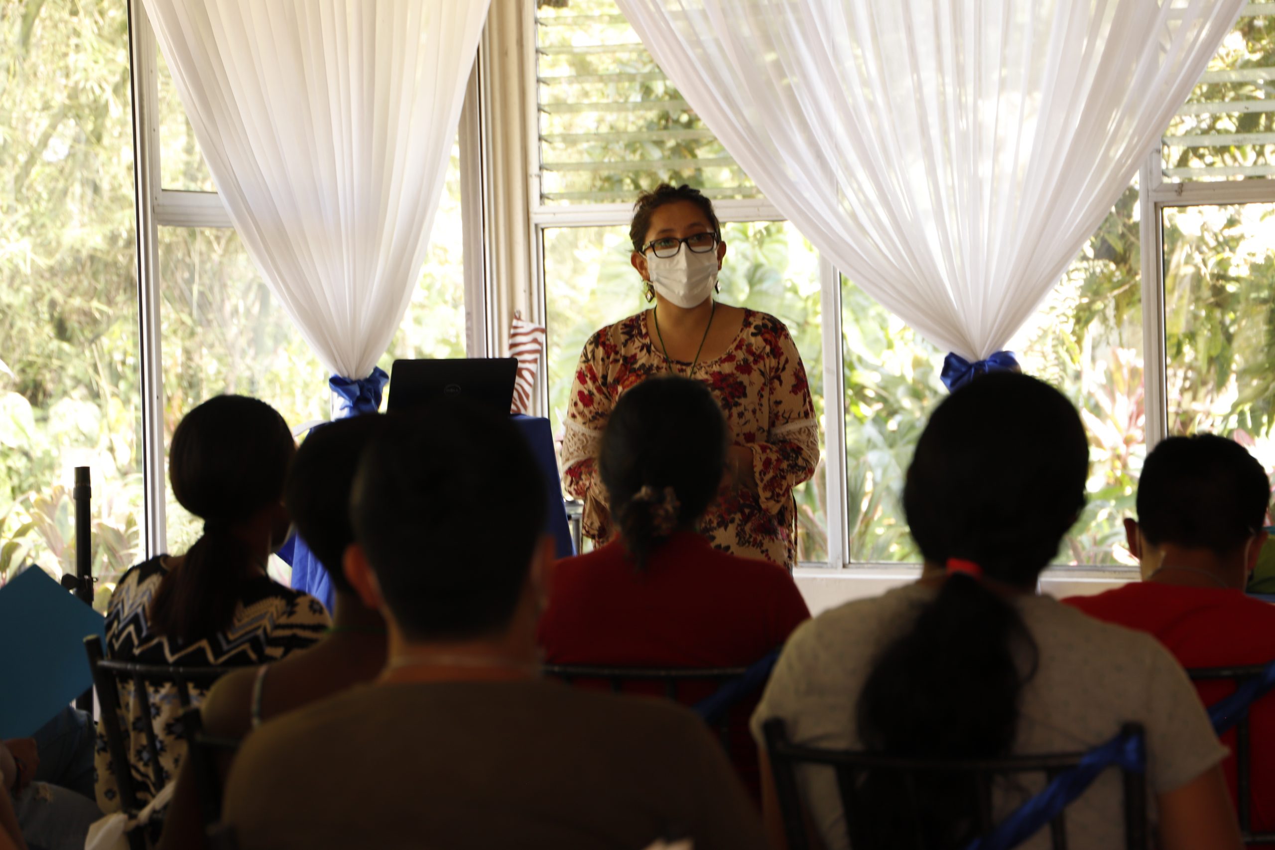 Escuela de líderes y lideresas del Ecuador implementada por el Programa Defensores. Puyo, Ecuador